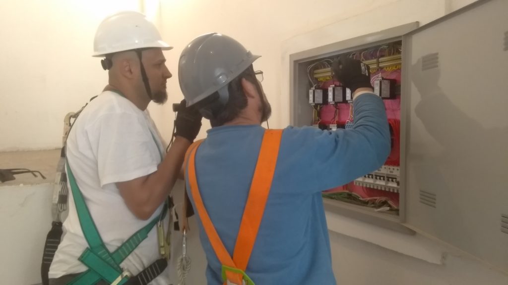 serviços-de-Eletricista-consertolar-porto-alegre-Ceee-residencial-comercial Prestadora de Serviços Residencial & Comercial Porto Alegre