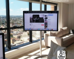 svg+xml,%3Csvg%20xmlns%3D%22http%3A%2F%2Fwww.w3 Suporte TV Piso ao Teto